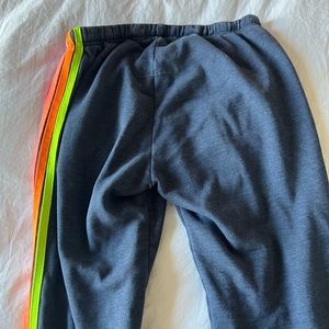 Aviator nation sweats with cuff bottom. Fits L/XL